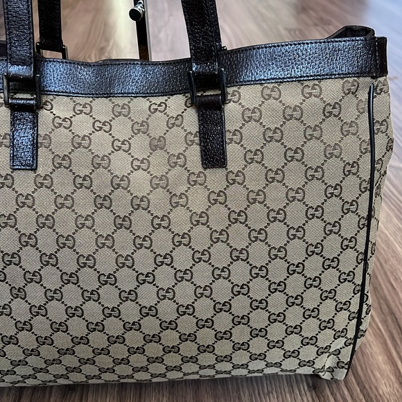 A156 - 💯 % authentic Gucci tote bag - Picture 8 of 16